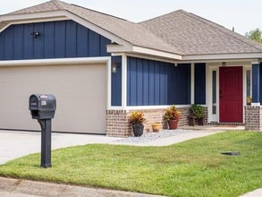 Building Photo - 452 Evening Falls Dr