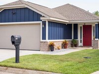 Building Photo - 452 Evening Falls Dr