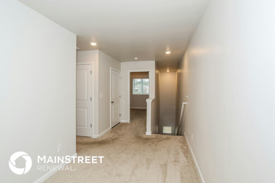 Building Photo - 173 Chelsea Park Rd