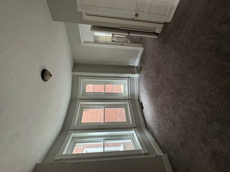 Building Photo - 241 N 4th St