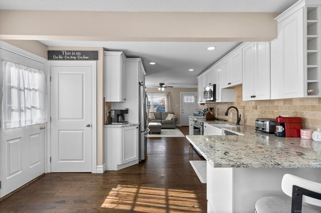 Building Photo - 27 Strathmore Rd