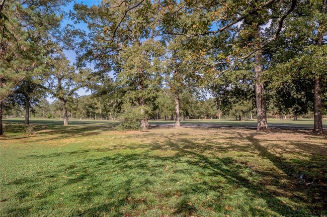 Building Photo - 24468 Country Clb Dr