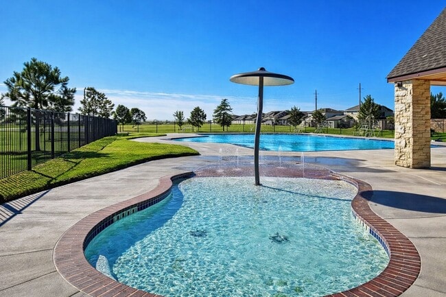 Building Photo - 30031 Willow Cove Ln