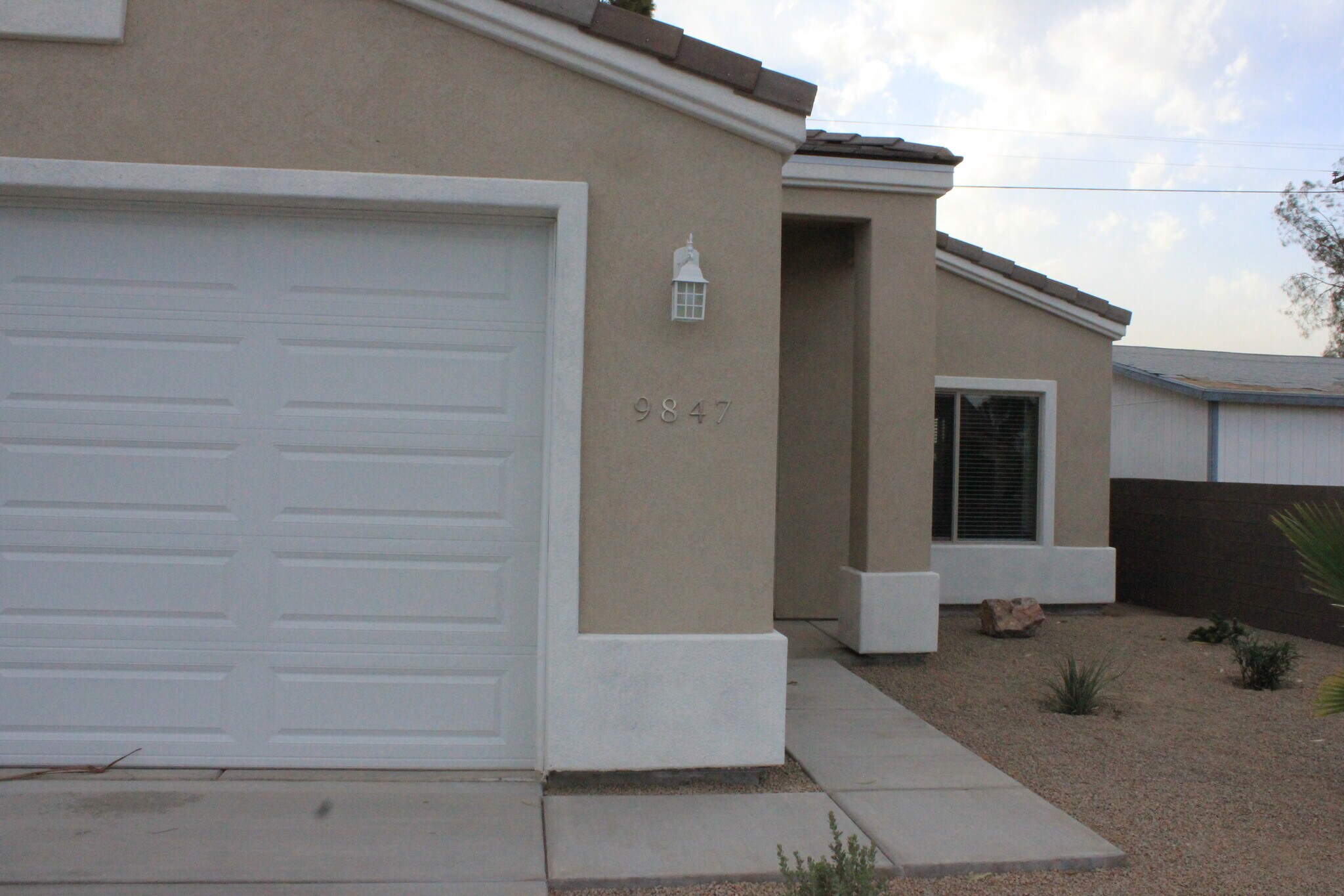 Building Photo - 9847 S Prescott Dr