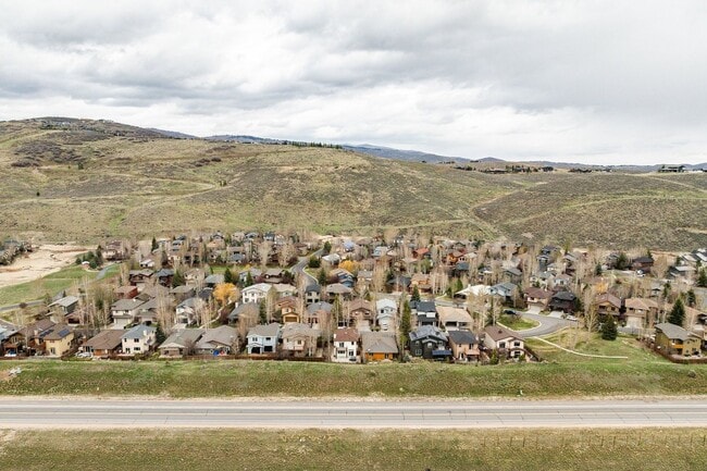 Building Photo - Blackhawk Station Comfortable 3-Bed