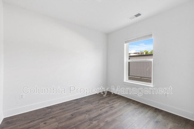 Building Photo - 14 Mural Walk NE