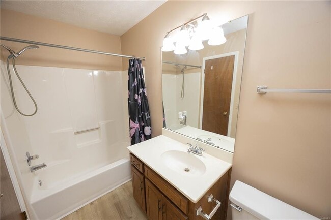 Building Photo - 510 Hollow Wood Rd