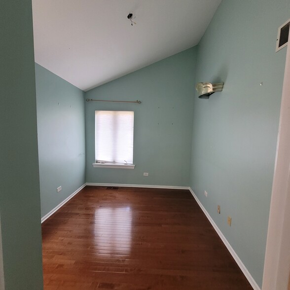 Bedroom #3 - 4436 S King Dr