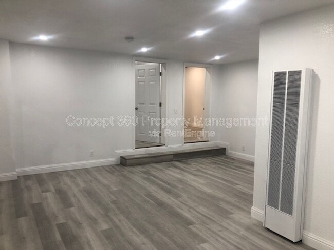 Building Photo - 1327 W Parade St