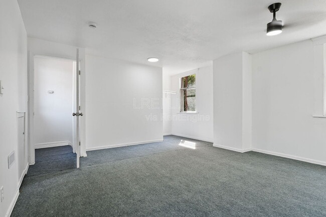 Building Photo - 2024 Lytle St