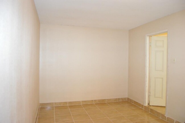 Building Photo - 13115 Pebblewalk Cir S