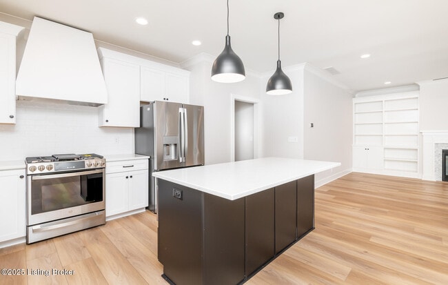 Building Photo - 6100 Passionflower Dr