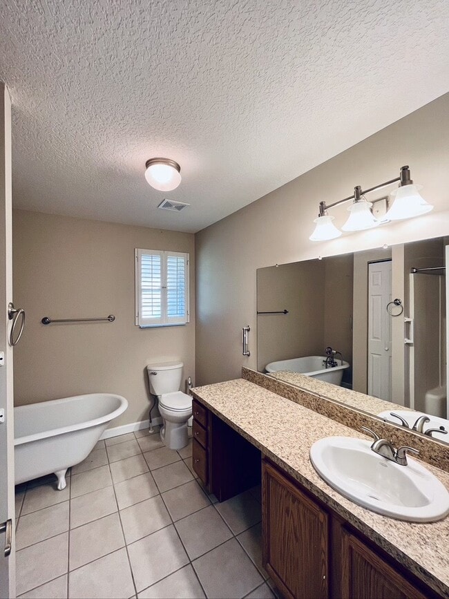 Building Photo - 273 Hollywood Forest Dr