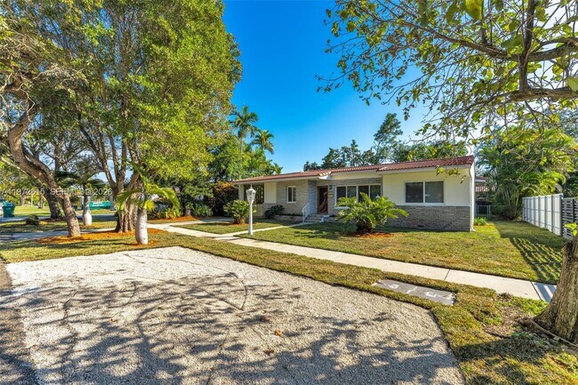 Building Photo - 3965 SW 60th Ct