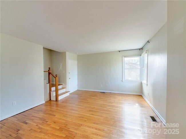 Building Photo - 220 Wakefield Dr
