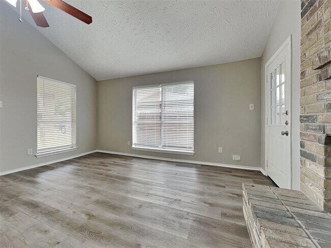 Building Photo - 15243 Bedford Glen Dr