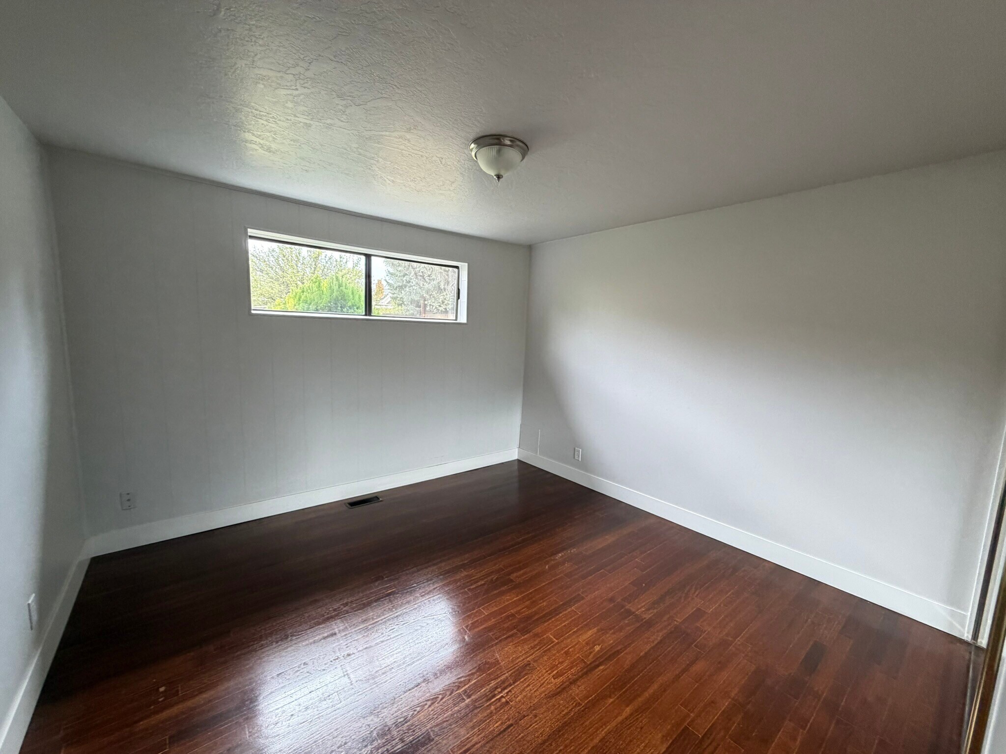 Building Photo - 345 W 400 S