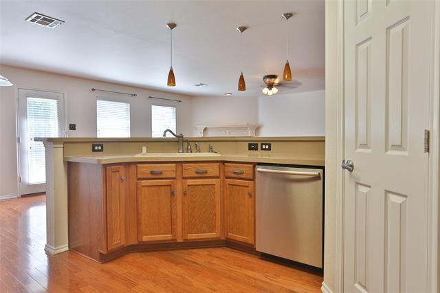 Building Photo - 809 Robbin Cir