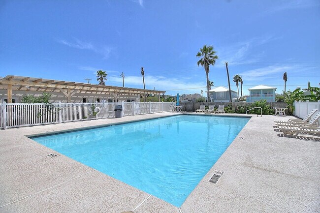 Building Photo - 1421 Eleventh Street-SI FL1-ID1023193P