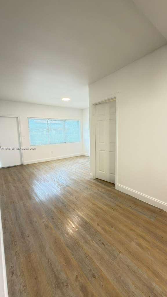 Building Photo - 1980 Biarritz Dr