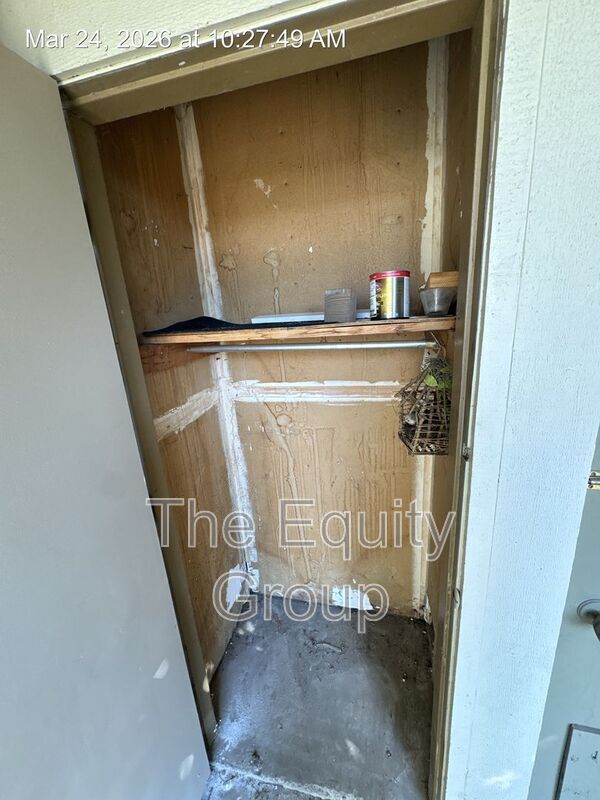 Building Photo - 903 W Center Ave