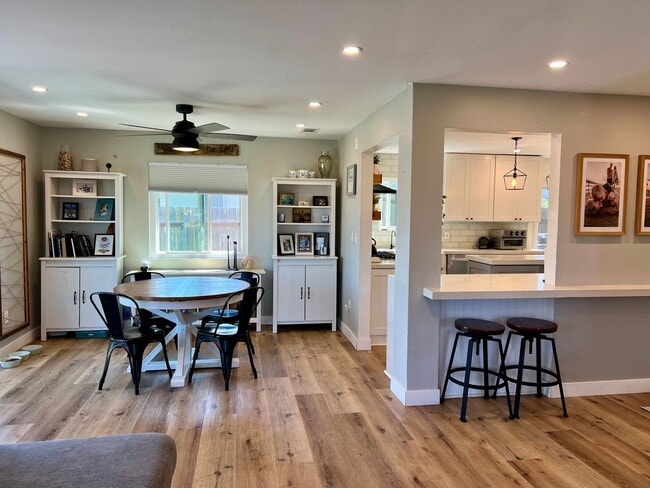 Building Photo - Two story 3 bedroom/2.5 bath home on corne...