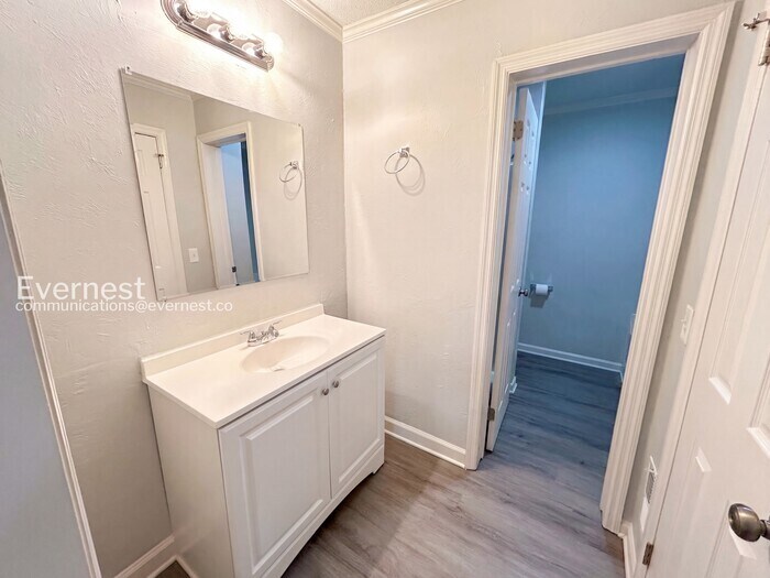 Building Photo - 1174 Alemeda Dr