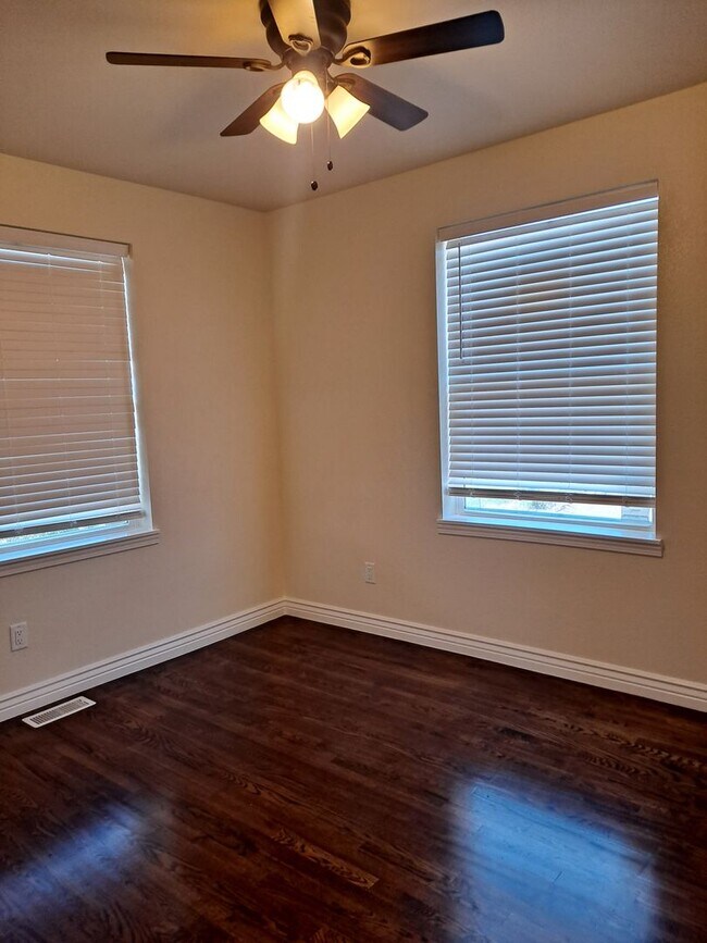 Building Photo - ALL PROSPECTIVE TENANTS MUST SUBMIT A $58 ...