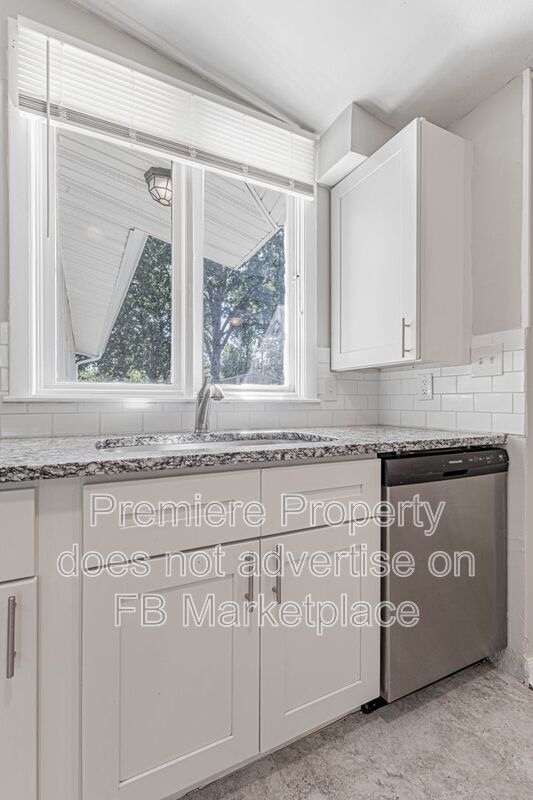 Building Photo - 6306 Fairlane Dr