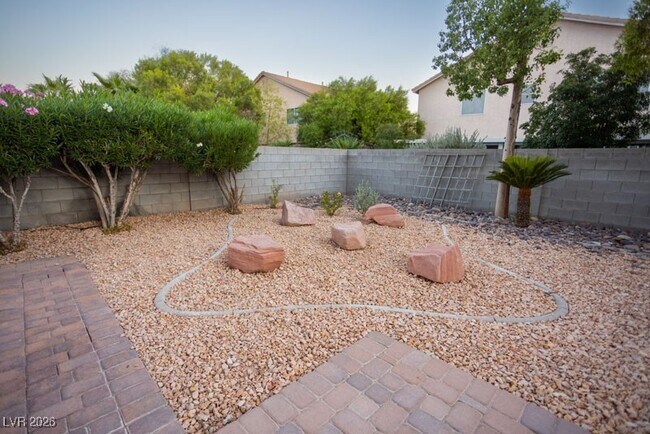 Building Photo - 1113 E Hammer Ln