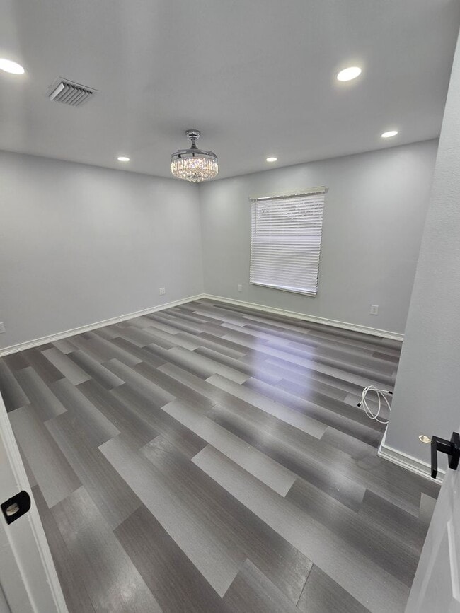 Building Photo - Stunning Fully Renovated Townhouse for rent in Land O' Lakes – Your Dream Home Awaits!
