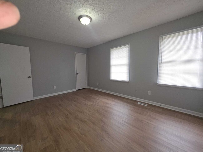 Building Photo - 123 Toby Springs Ln