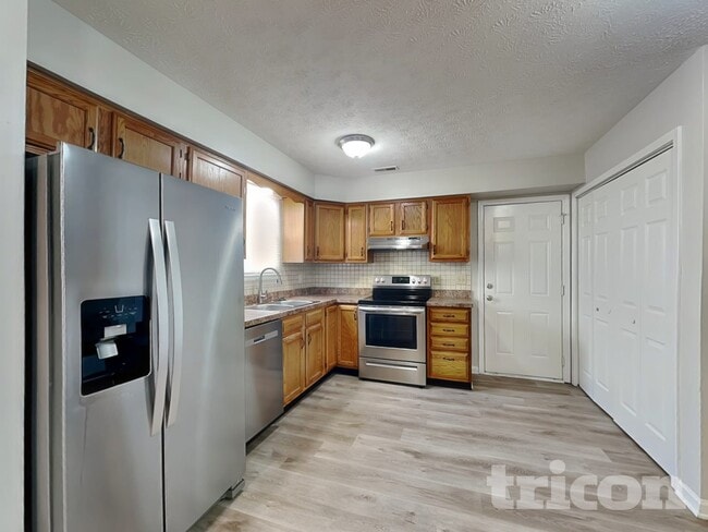 Building Photo - 5220 Tamarisk Ct