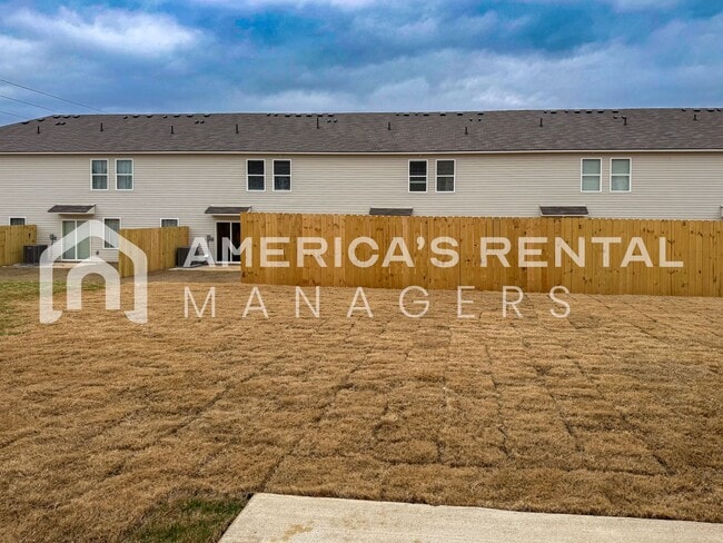 Building Photo - Escape to Lakeside Living in Lincoln! View with 48 Hours Notice!