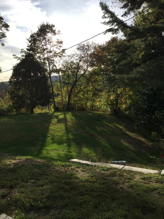 Building Photo - 19 Garden St