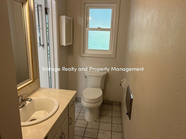 Building Photo - First Time On The Rental Market! Single St...