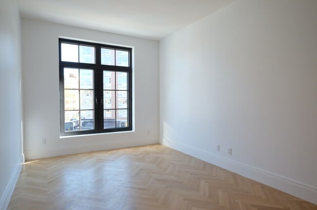 Building Photo - 300 W 122nd St