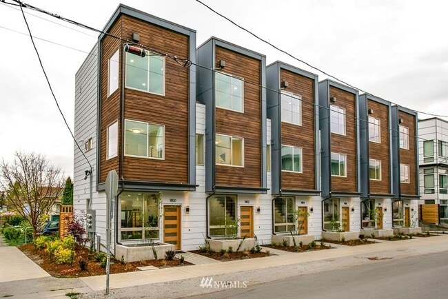 Building Photo - Beacon Hill Living: Contemporary Townhome ...