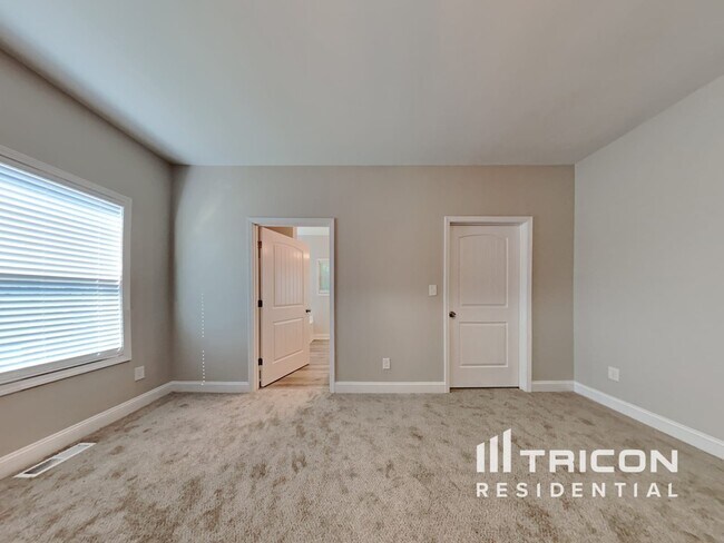 Building Photo - 124 Kings Crossing Ct
