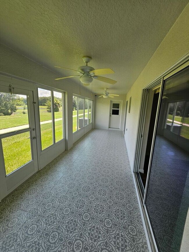 Building Photo - Beautiful Townhome in St Cloud !