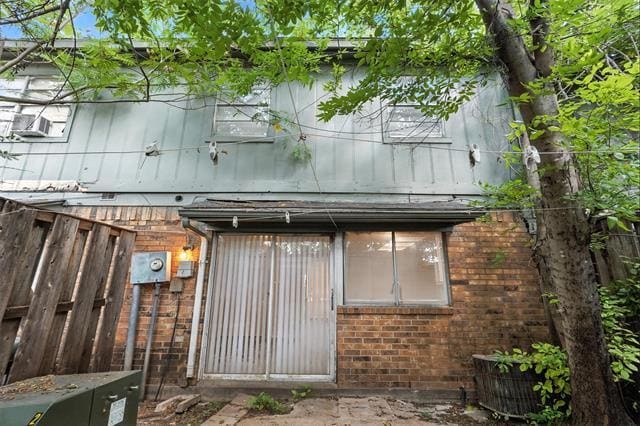 Building Photo - 302 Candlewood Ln