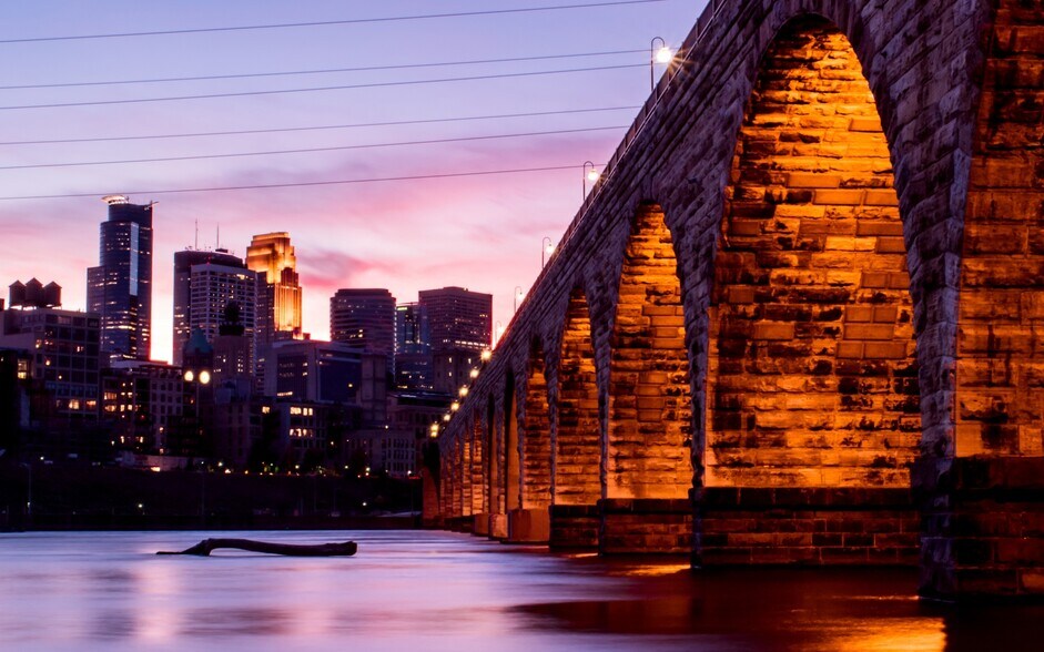 A leisurely walk to the Stone Arch Bridge - 718 Washington Ave N