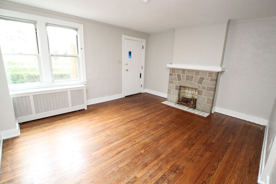 Building Photo - 5535 Centre Ave