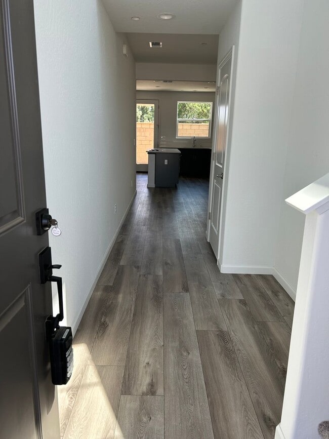 Building Photo - Beautiful Home Close to Sports Park