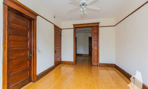 Building Photo - 3 bedroom in Chicago IL 60613