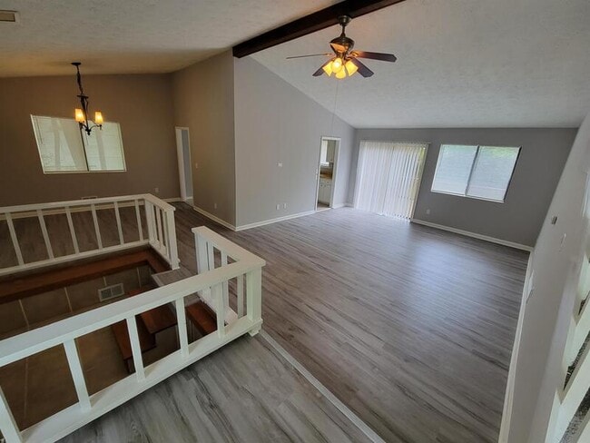 Building Photo - 180 Moonshadow Ct