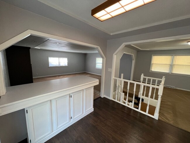 Building Photo - 4 Bed 3 Bath Large lot by Milford lake. Al...
