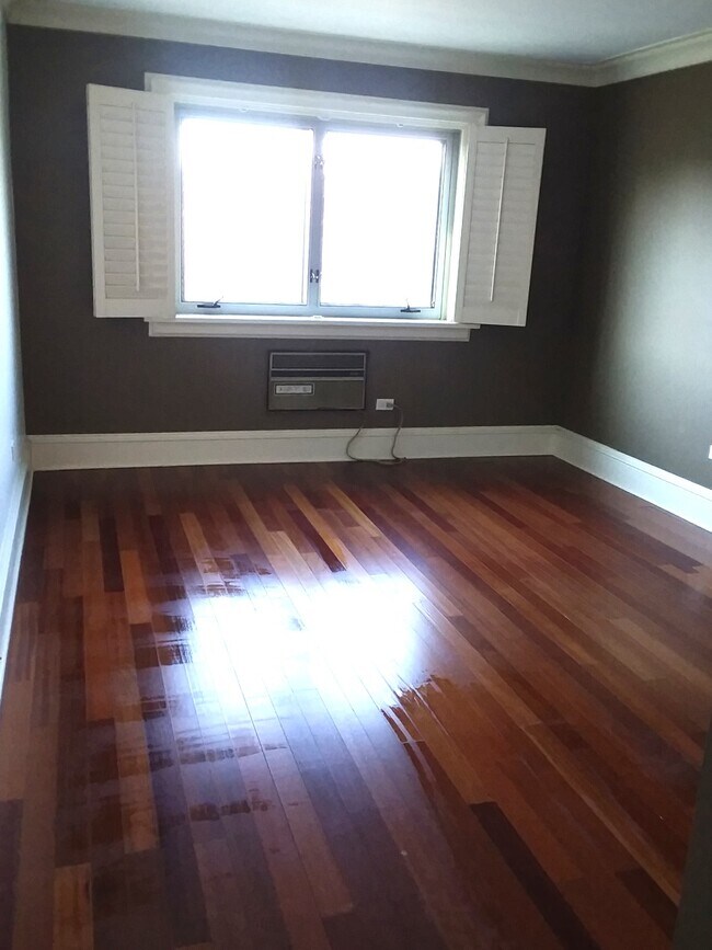 2nd bedroom - 401 S Grove Ave