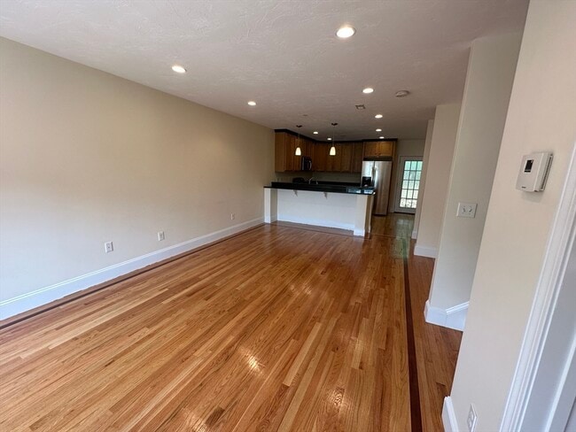 Building Photo - 8 Grant St