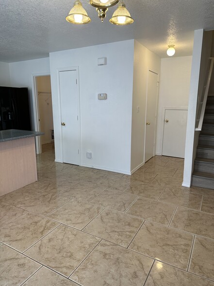 Building Photo - 3123 Lost Desert Dr SW